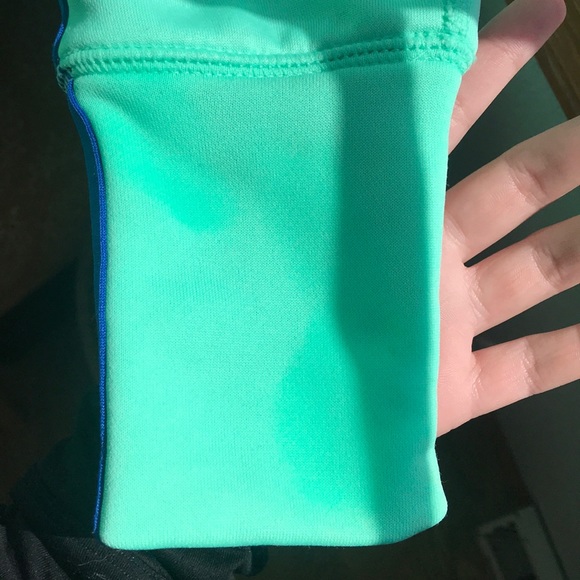 Nike Drifit Sweater - Picture 4 of 7